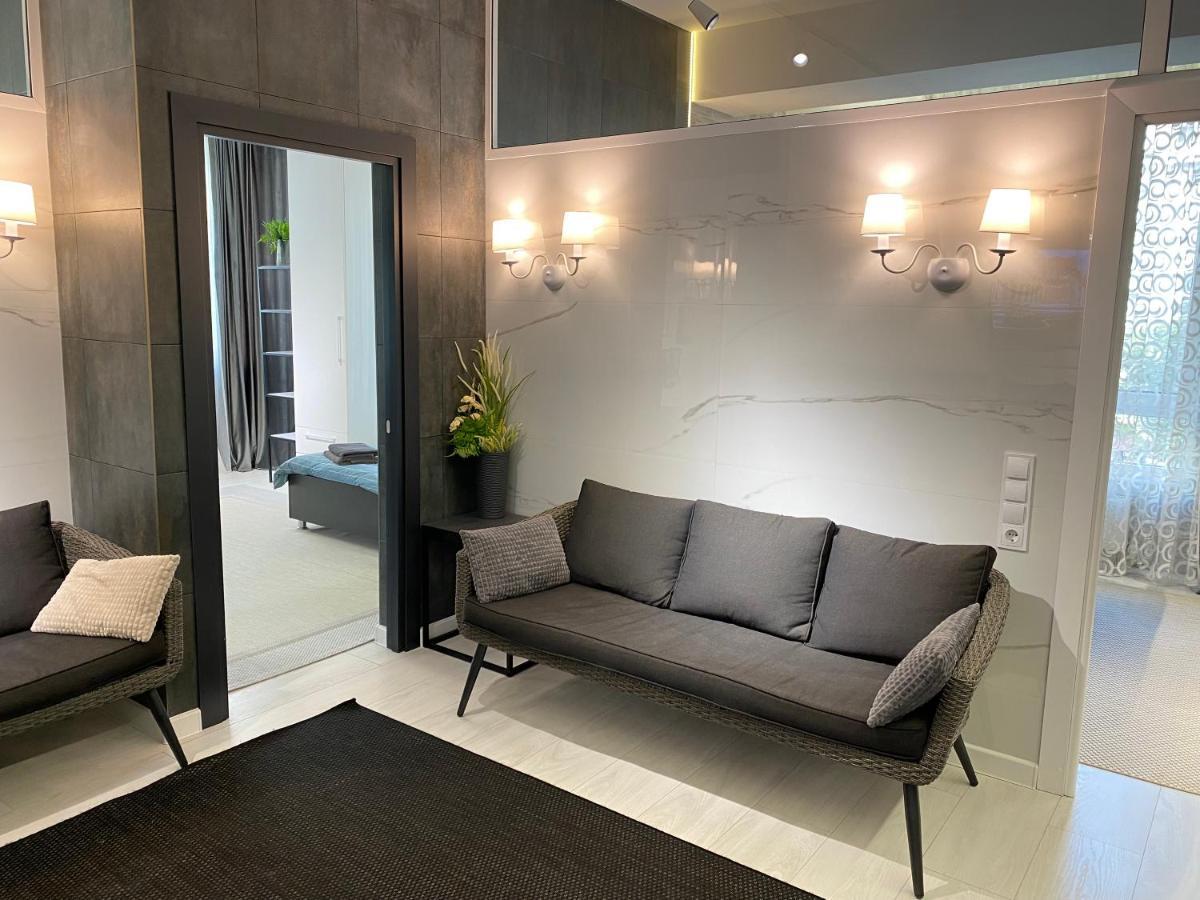 Rentnow Modern Business Apartment With 3 Bedrooms In Centre Chişinău Esterno foto