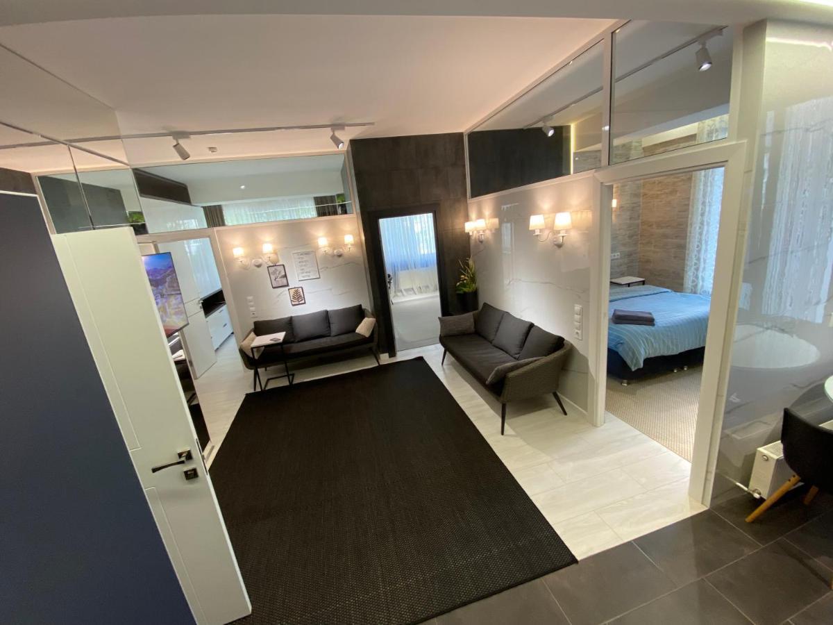 Rentnow Modern Business Apartment With 3 Bedrooms In Centre Chişinău Esterno foto