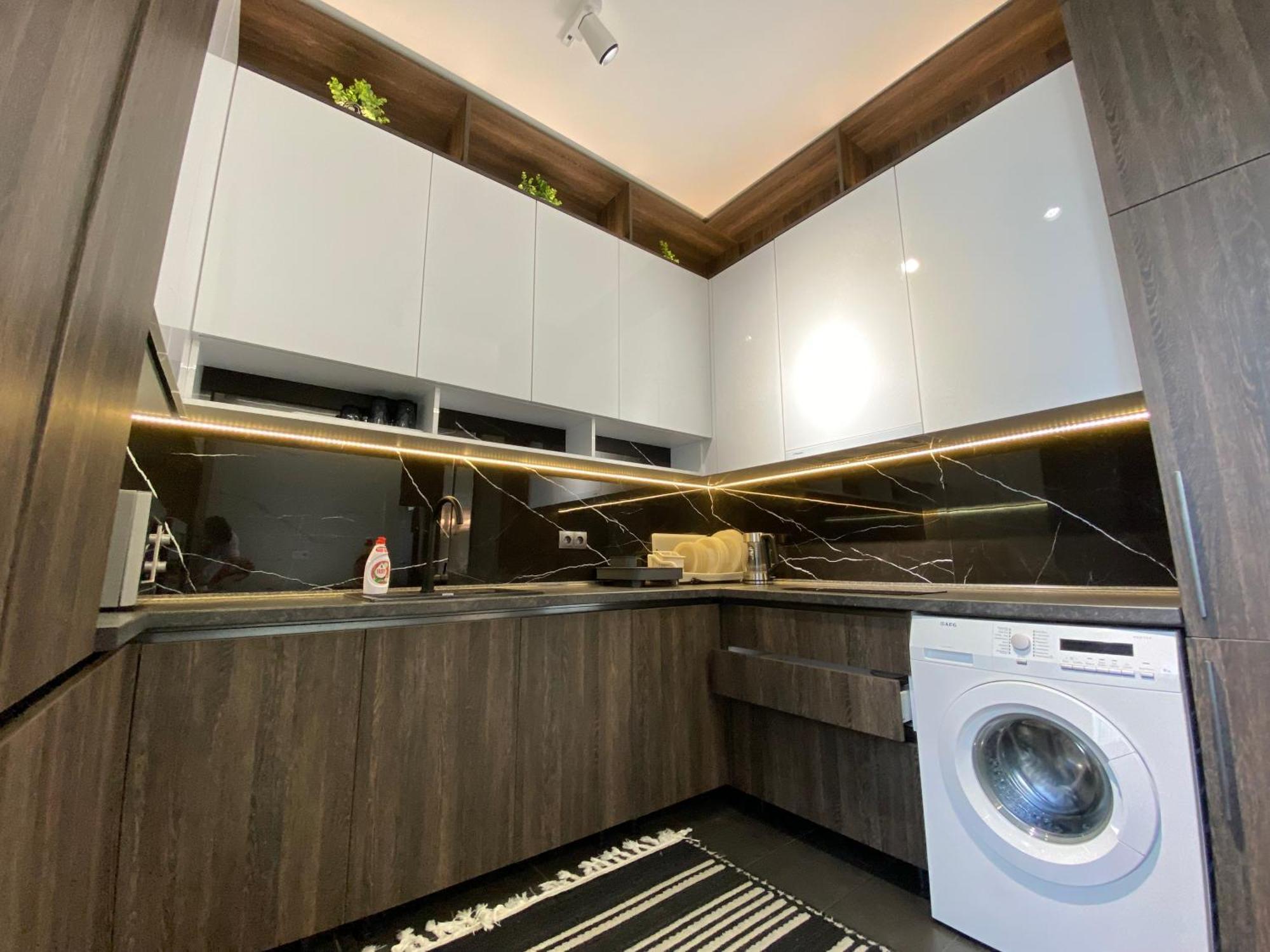 Rentnow Modern Business Apartment With 3 Bedrooms In Centre Chişinău Esterno foto