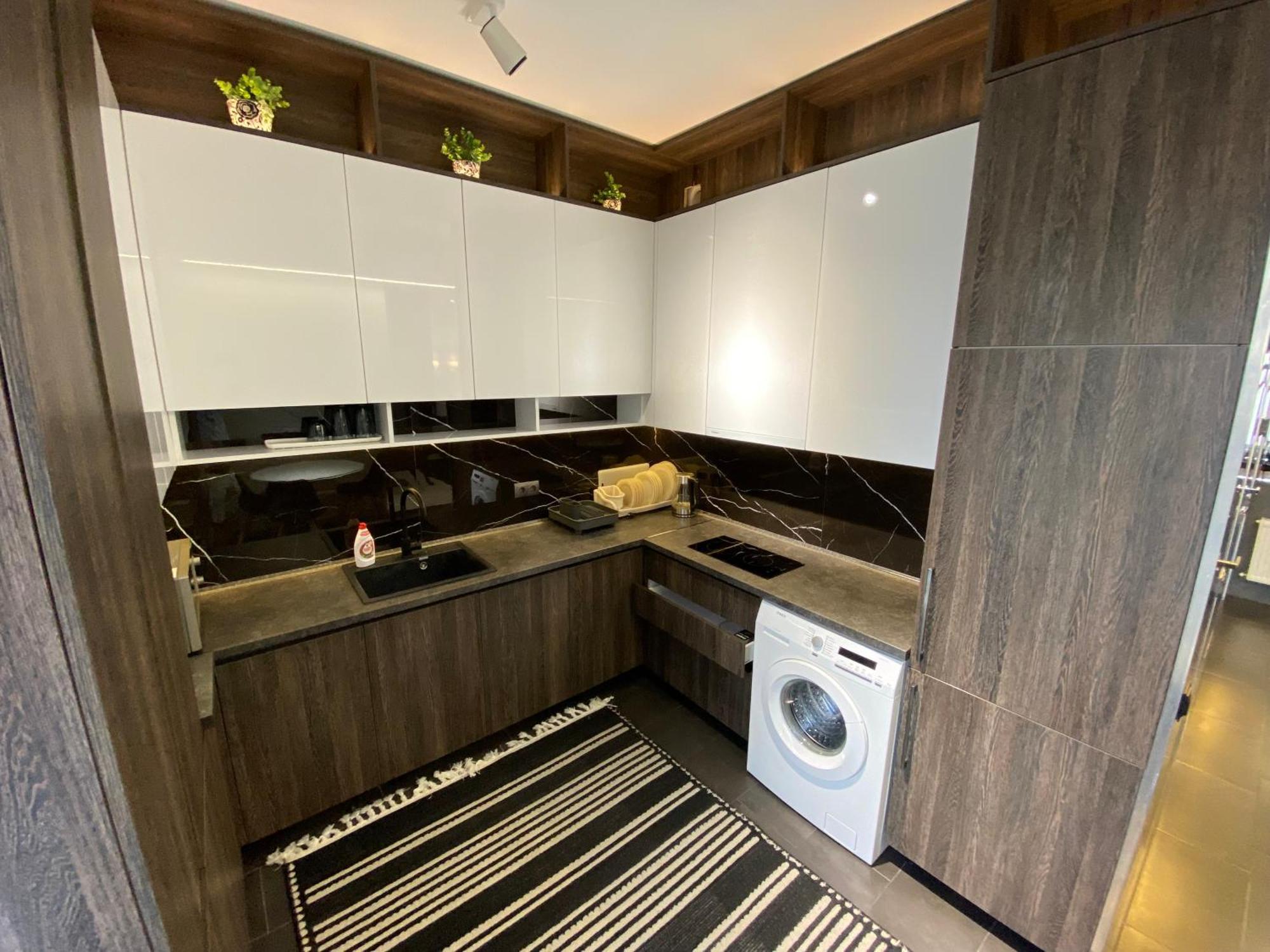 Rentnow Modern Business Apartment With 3 Bedrooms In Centre Chişinău Esterno foto