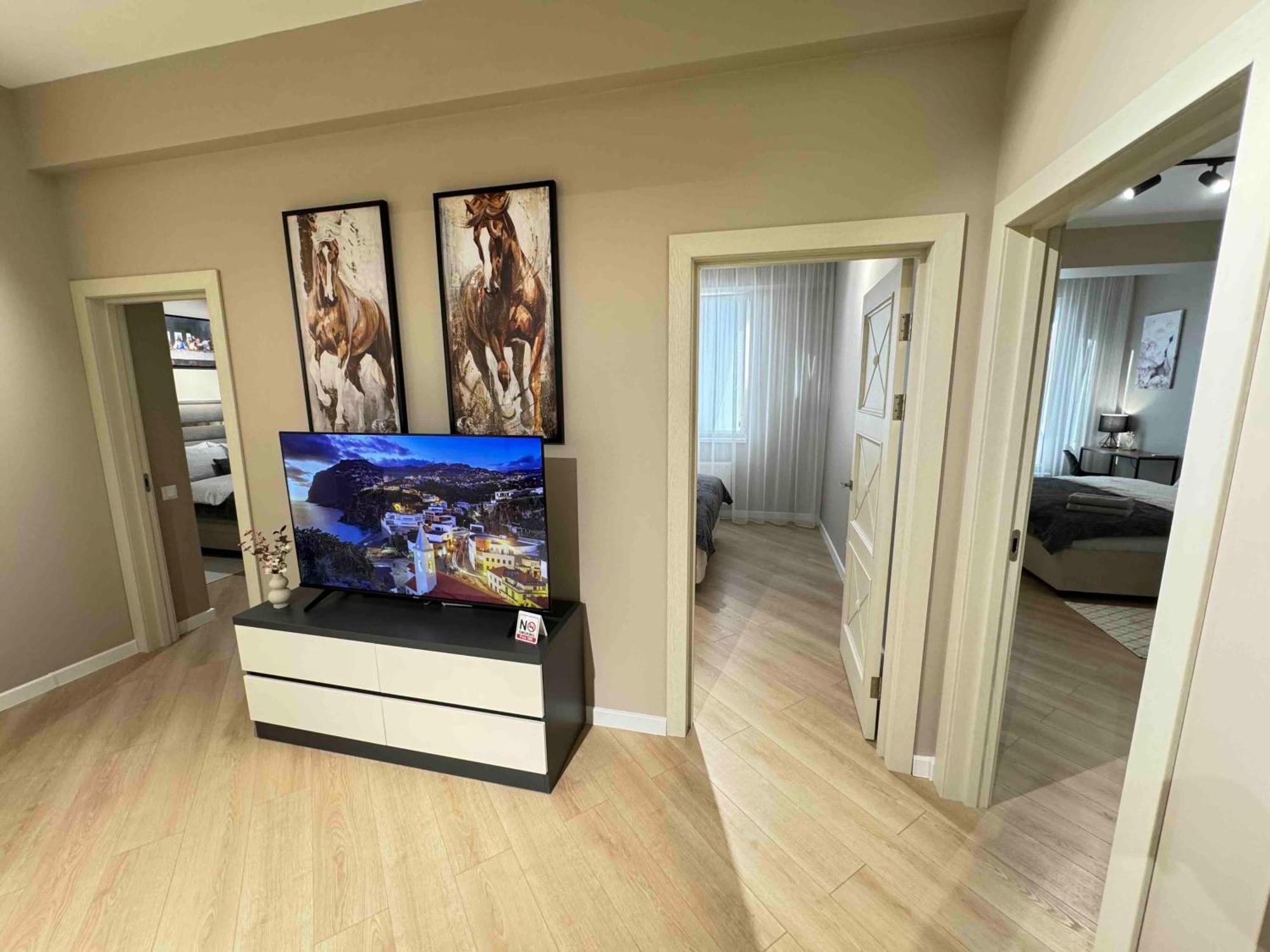 Rentnow Modern Business Apartment With 3 Bedrooms In Centre Chişinău Esterno foto