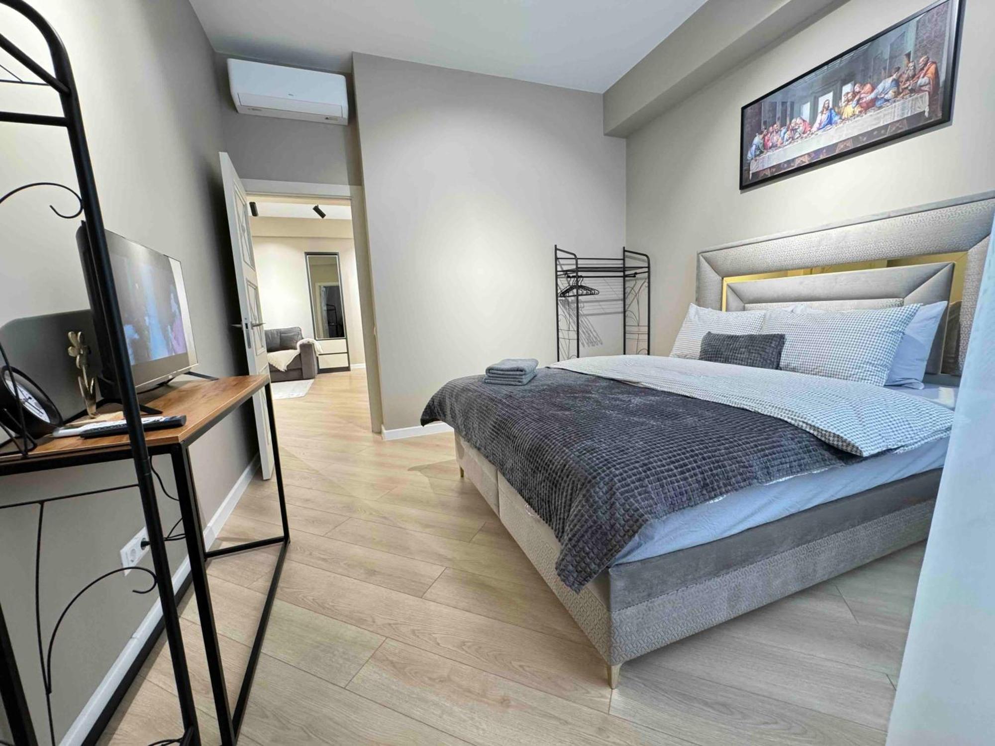 Rentnow Modern Business Apartment With 3 Bedrooms In Centre Chişinău Esterno foto
