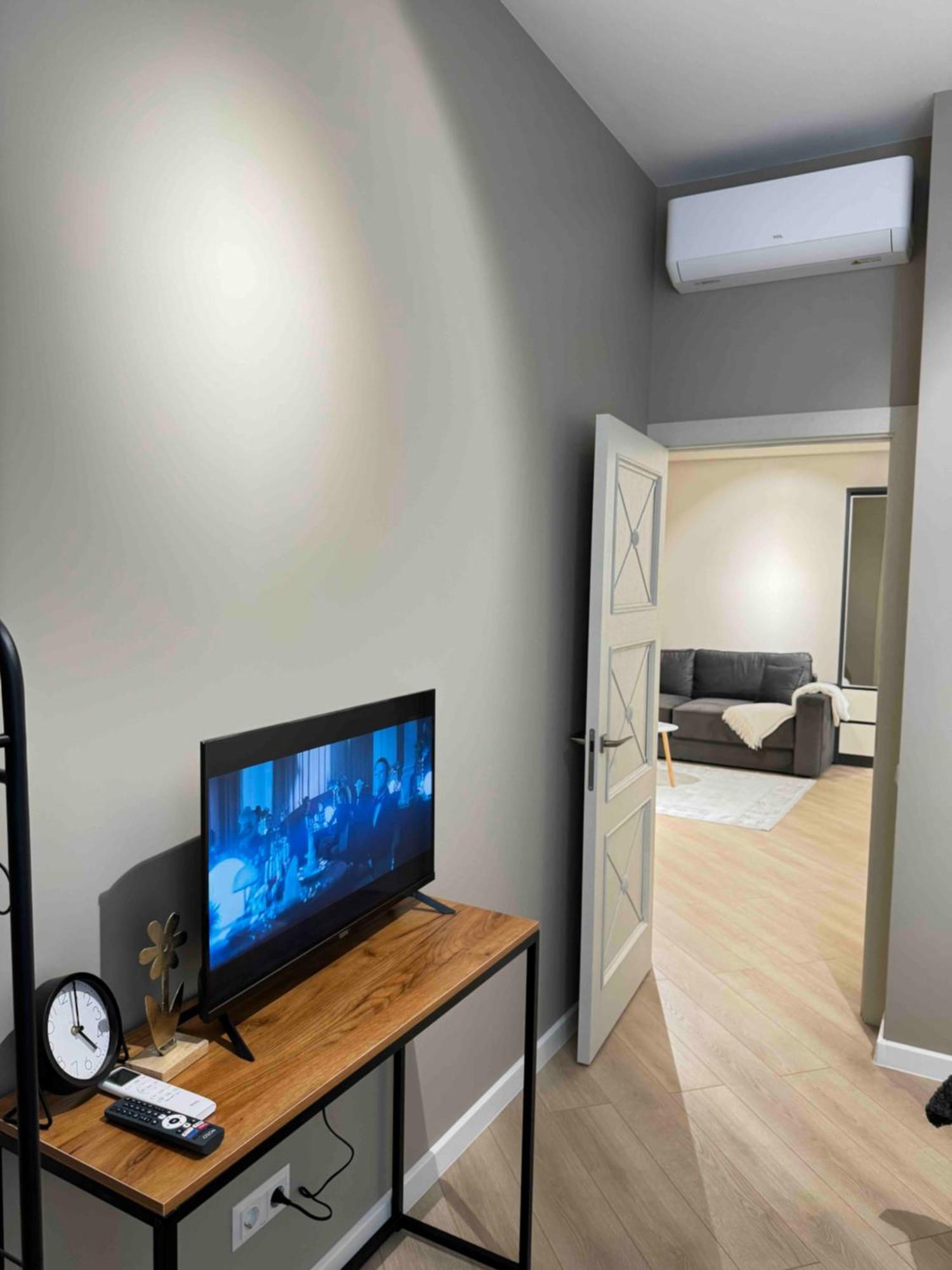 Rentnow Modern Business Apartment With 3 Bedrooms In Centre Chişinău Esterno foto