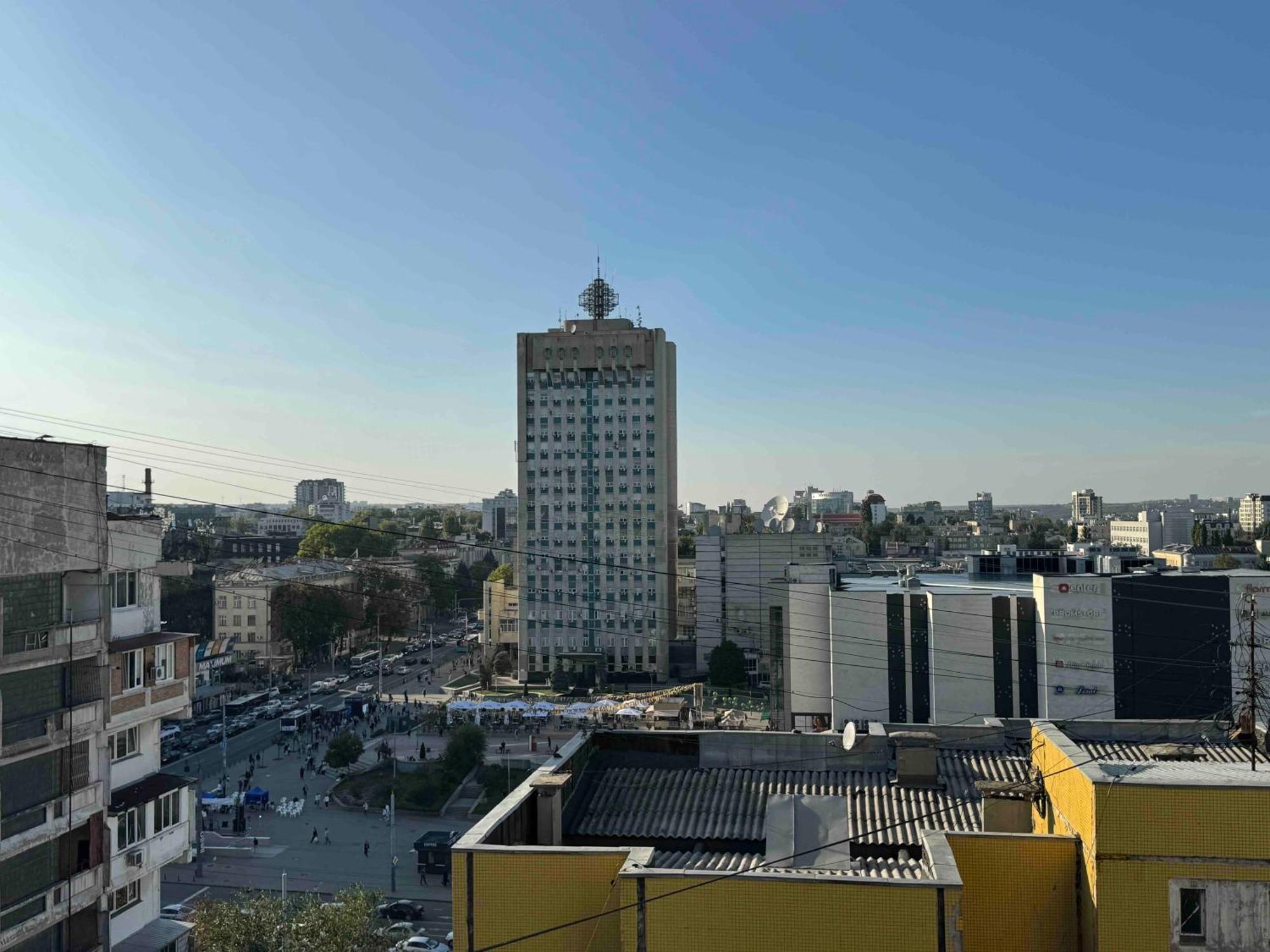 Rentnow Modern Business Apartment With 3 Bedrooms In Centre Chişinău Esterno foto