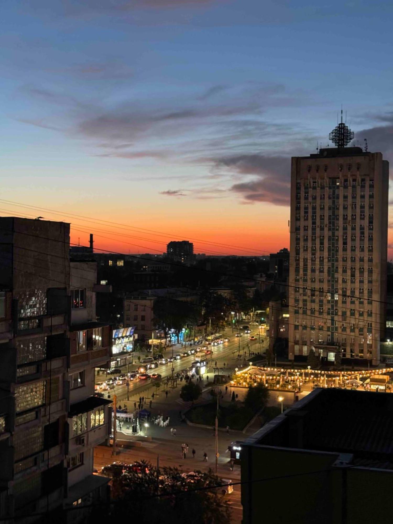 Rentnow Modern Business Apartment With 3 Bedrooms In Centre Chişinău Esterno foto