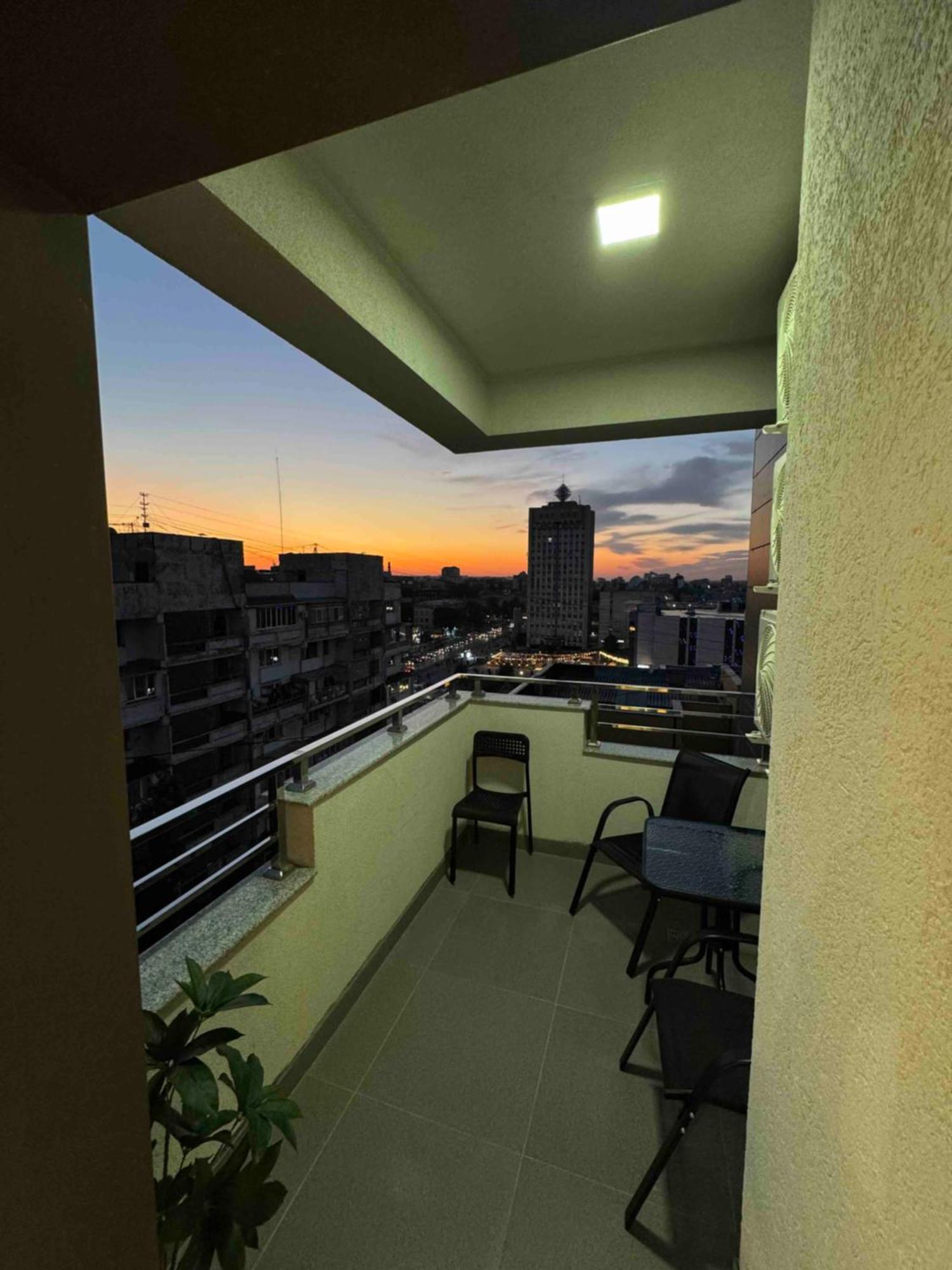 Rentnow Modern Business Apartment With 3 Bedrooms In Centre Chişinău Esterno foto